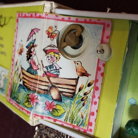 2006 Animated Music box - Row Row Your Boat, Rare Collectible toy - Picture 9 of 11